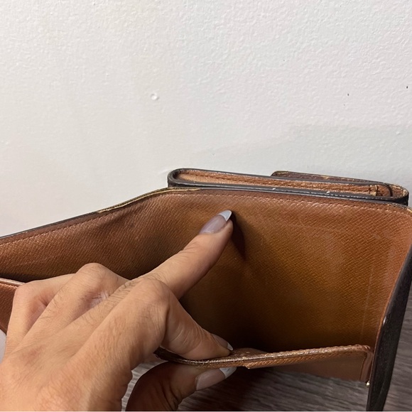 Authentic Louis vuitton Elise monogram wallet 6 card slots - Picture 4 of 6